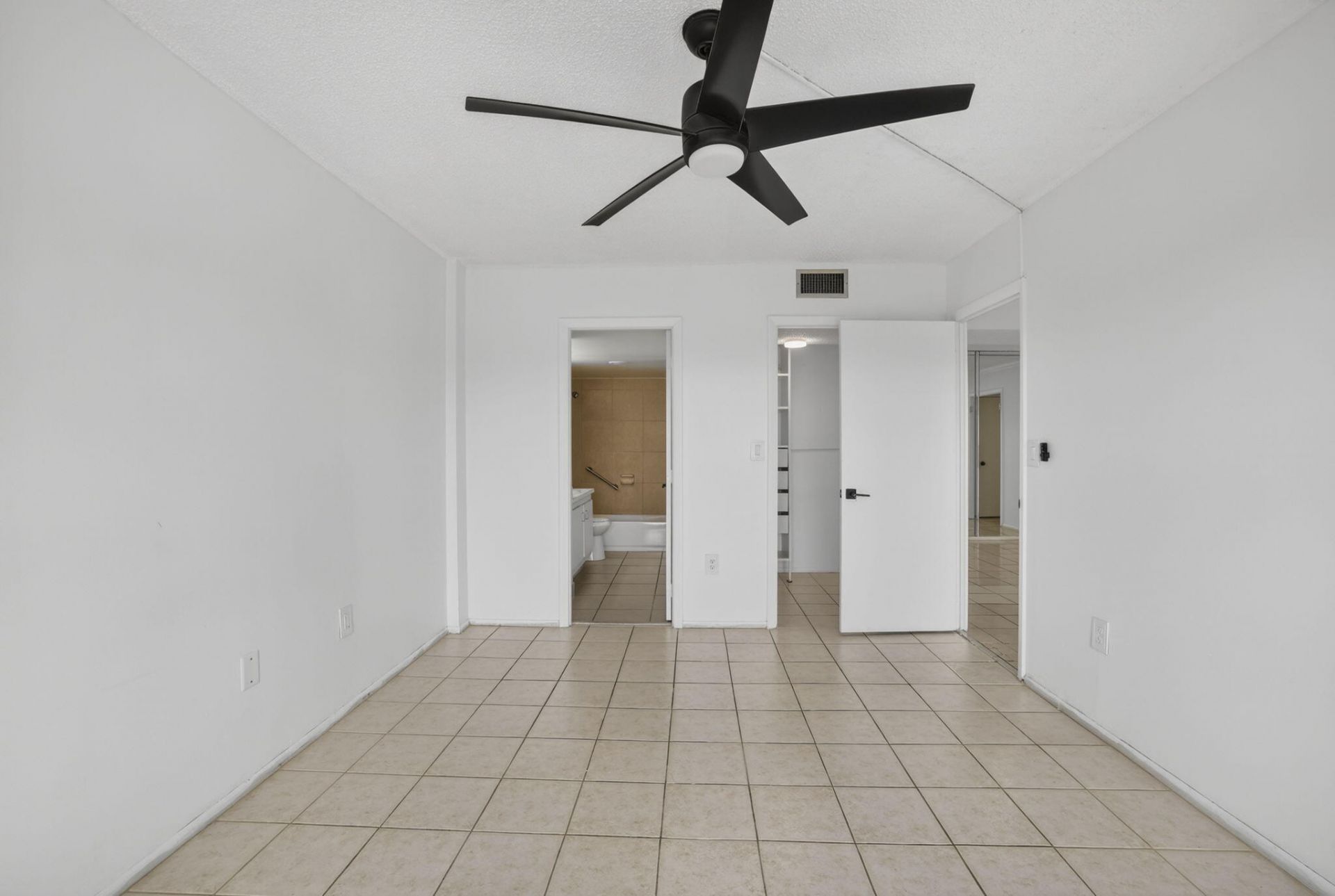 4174 Inverrary Drive, Unit 513, Lauderhill, FL 33319 Photo
