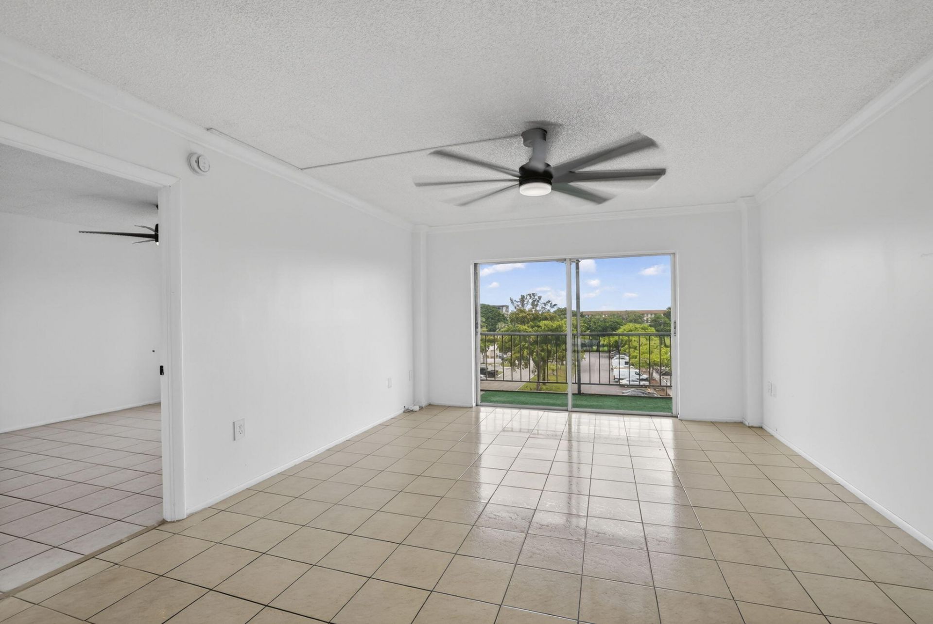 4174 Inverrary Drive, Unit 513, Lauderhill, FL 33319 Photo