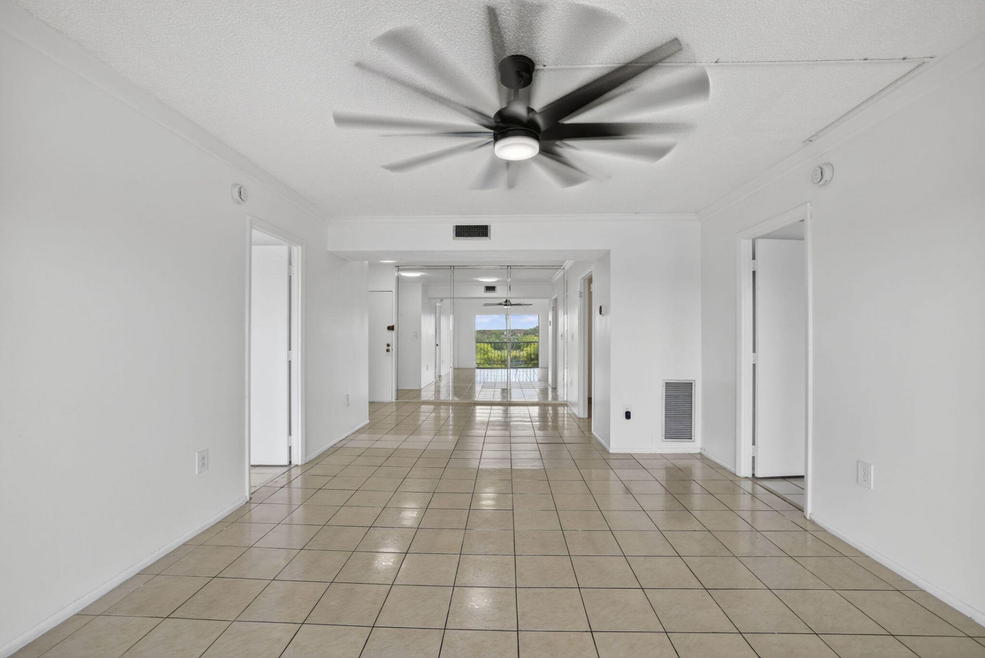 4174 Inverrary Drive, Unit 513, Lauderhill, FL 33319 Photo