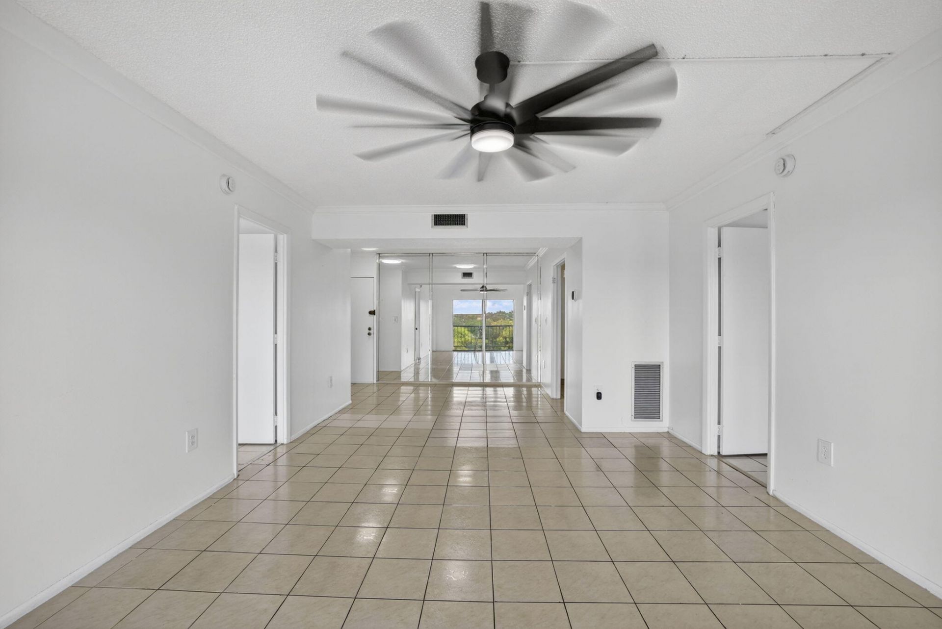 4174 Inverrary Drive, Unit 513, Lauderhill, FL 33319 Photo