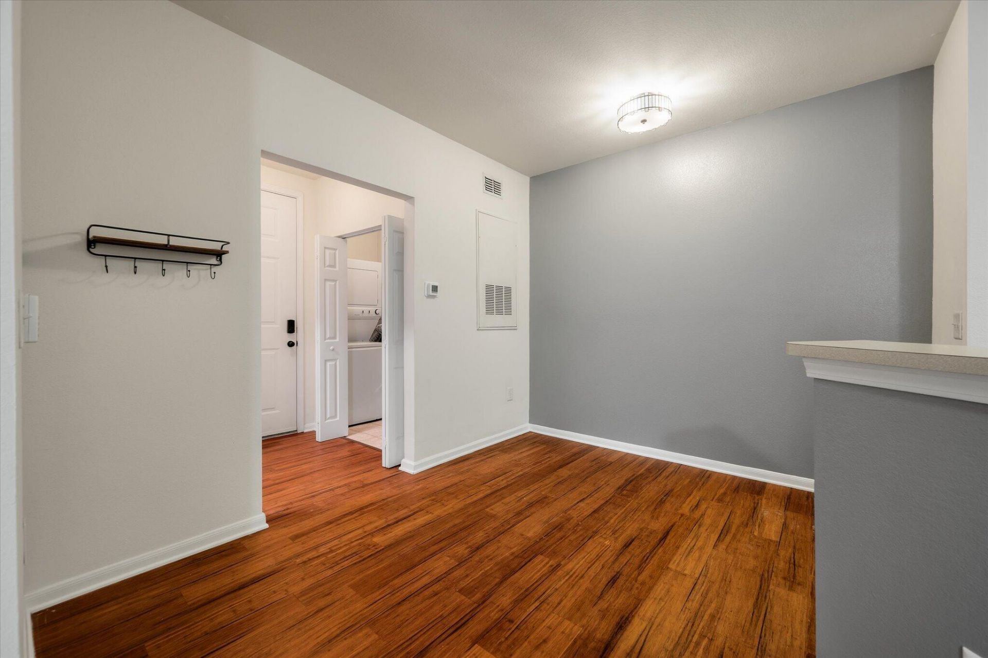 60 Fenwick Hall Alley Photo 21