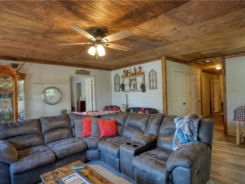 70535 Hopewell Road , Cambridge, OH 43725 Photo 10