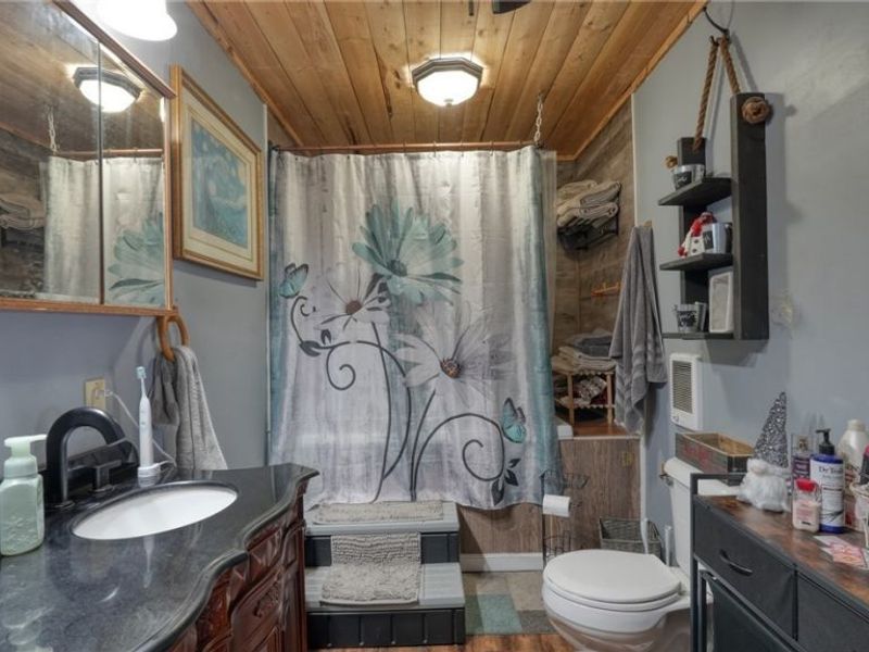 70535 Hopewell Road , Cambridge, OH 43725 Photo 3