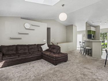 9074 Longstone Drive, Lewis Center, OH 43035