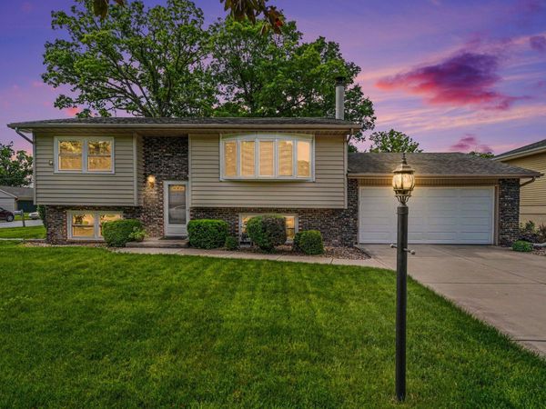 2801 Crabapple Lane, Hobart, IN 46342