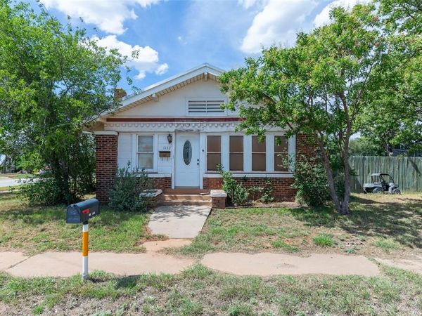 1132 17th Street , Anson, TX 79501
