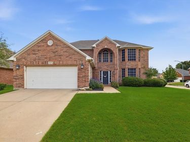 8600 Sterling Trace Circle, Fort Worth, TX 76244