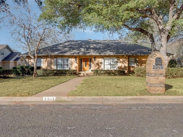 2213 Melissa Drive, Palestine, TX 75803