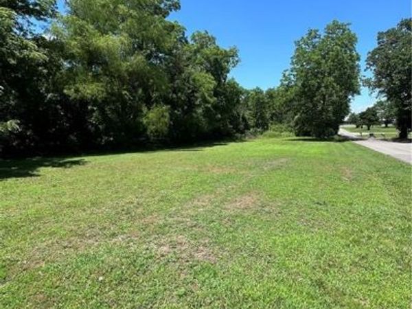 401 2nd Street, Oswego, KS 67356
