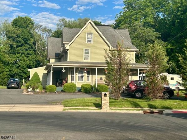 30 N Dell Ave, Roxbury, NJ 07847