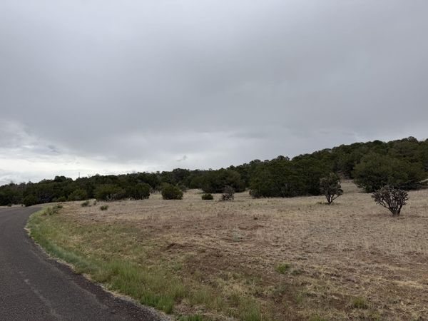 57 Crestview Road , Edgewood, NM 87015