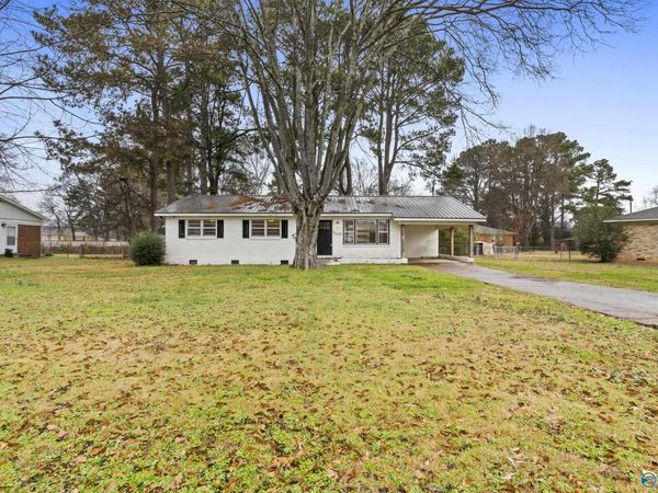 3608 Crestmore Avenue NW, Huntsville, AL 35816