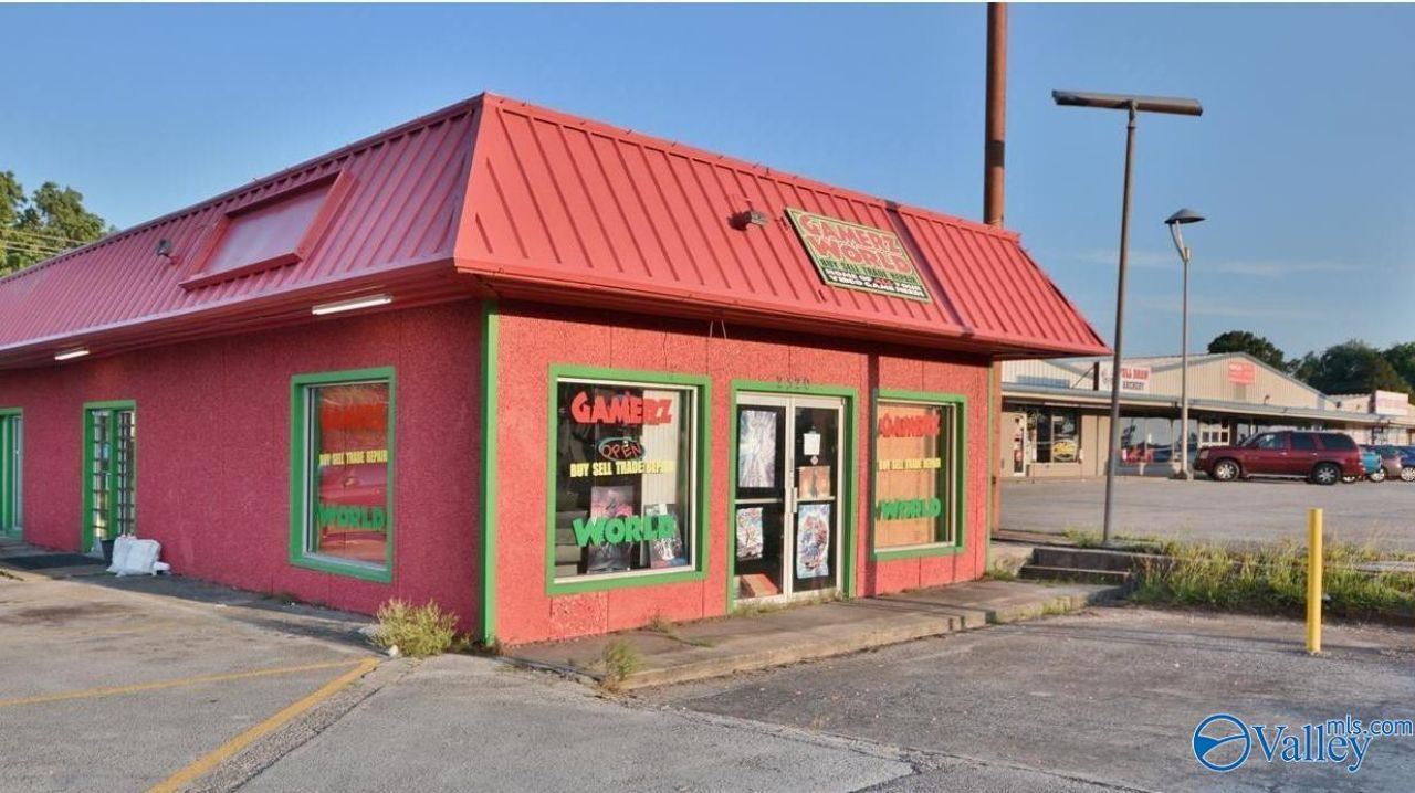 2320 Memorial Parkway North, Huntsville, AL 35810 Main Photo