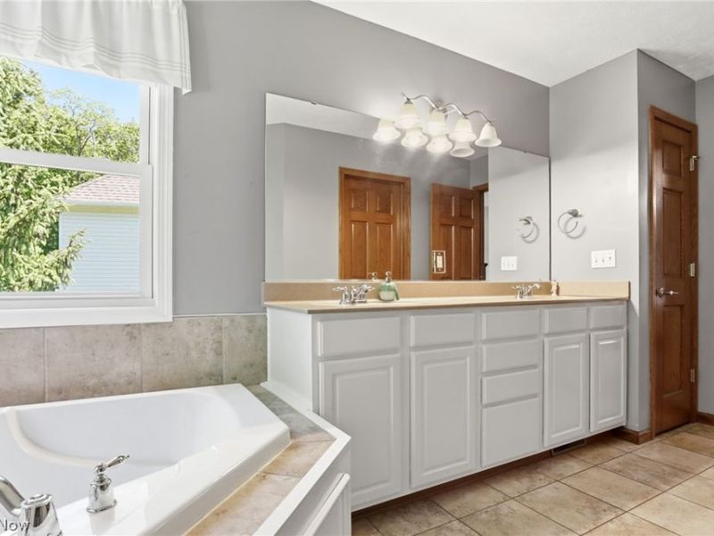 8255 Hemingway Lane , Concord Township, OH 44060 Photo 19