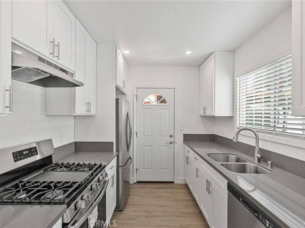 5339 1/2 Bellingham, Valley Village, CA 91607