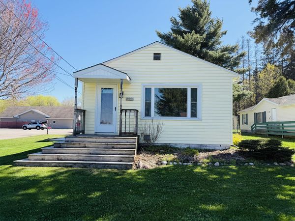 226 E 14th AVE, Sault Ste Marie, MI 49783