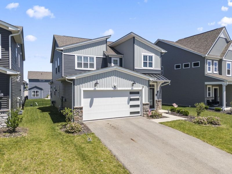 7312 Celebration Drive, Powell, OH 43065 Photo 2