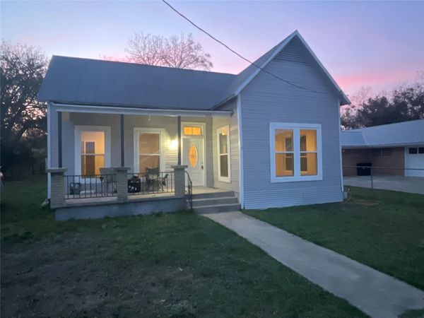 104 S Broad ST , Lampasas, TX 76550