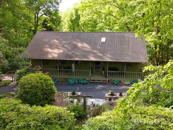 383 Ravenwood Lane, Unit 28/31, Horse Shoe, NC 28742