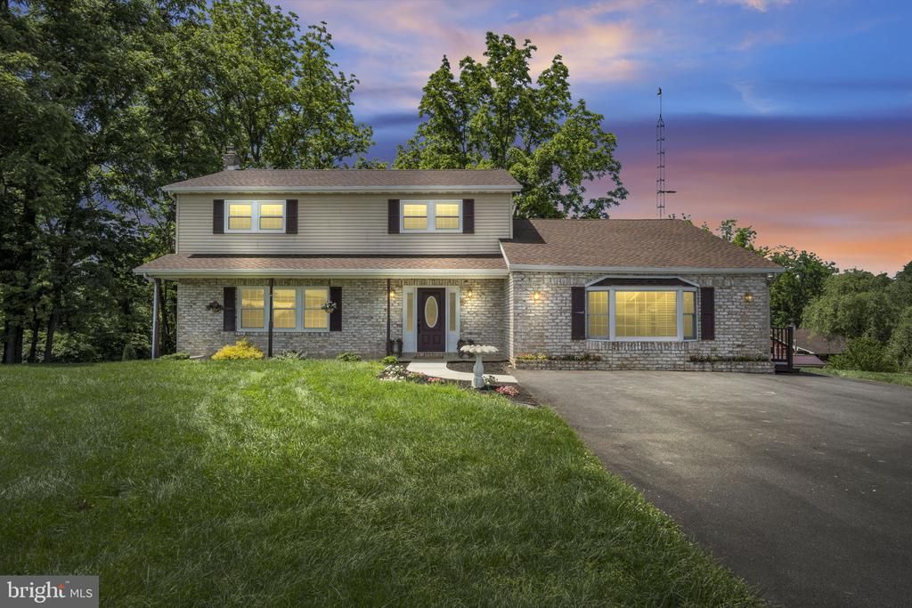 21 LOREE LANE, SHIPPENSBURG, PA 17257