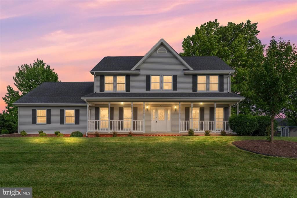 418 Kern Street , Woodstock, VA 22664 Main Photo