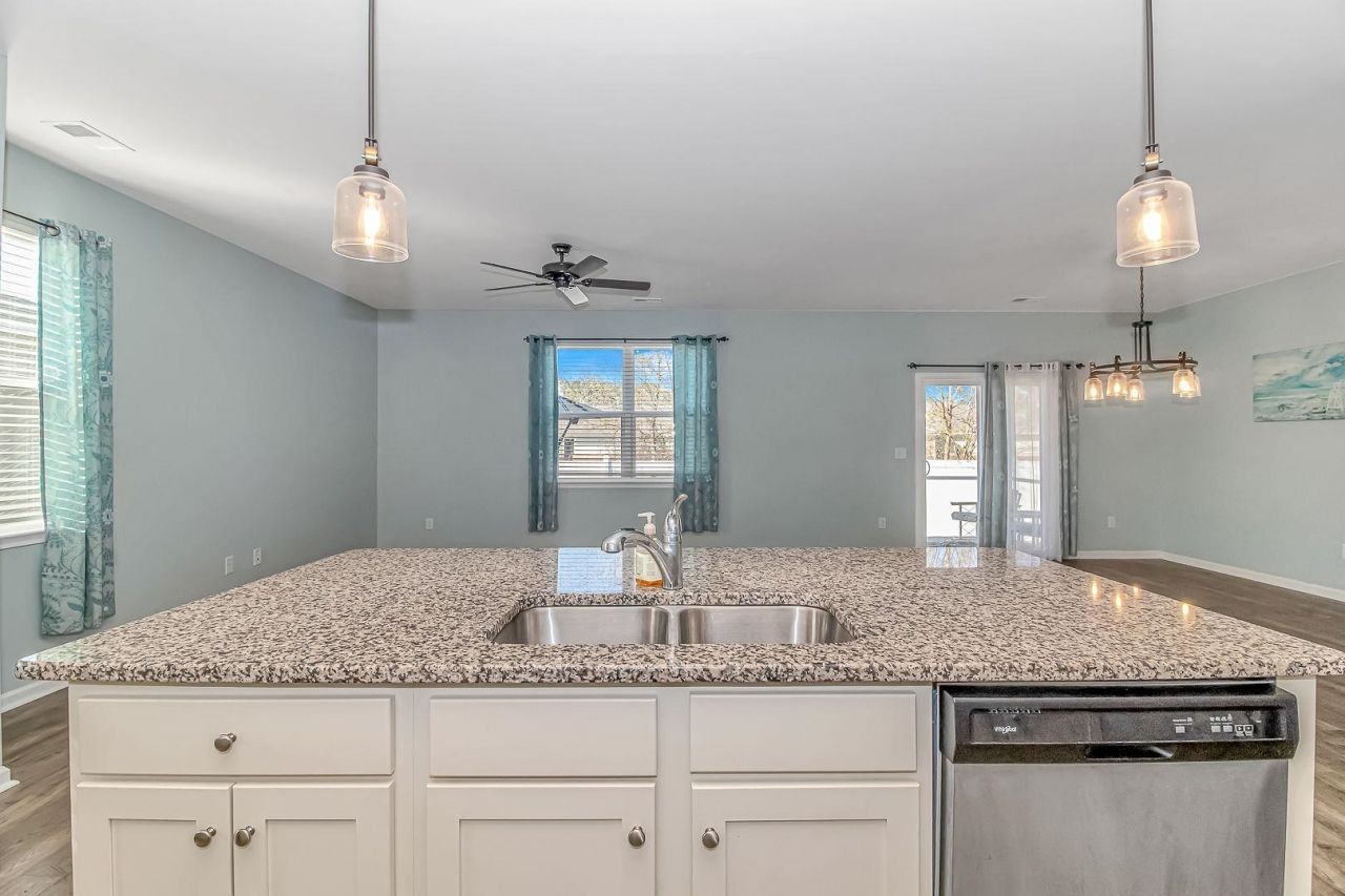 228 Pin Oak Dr. Photo 10