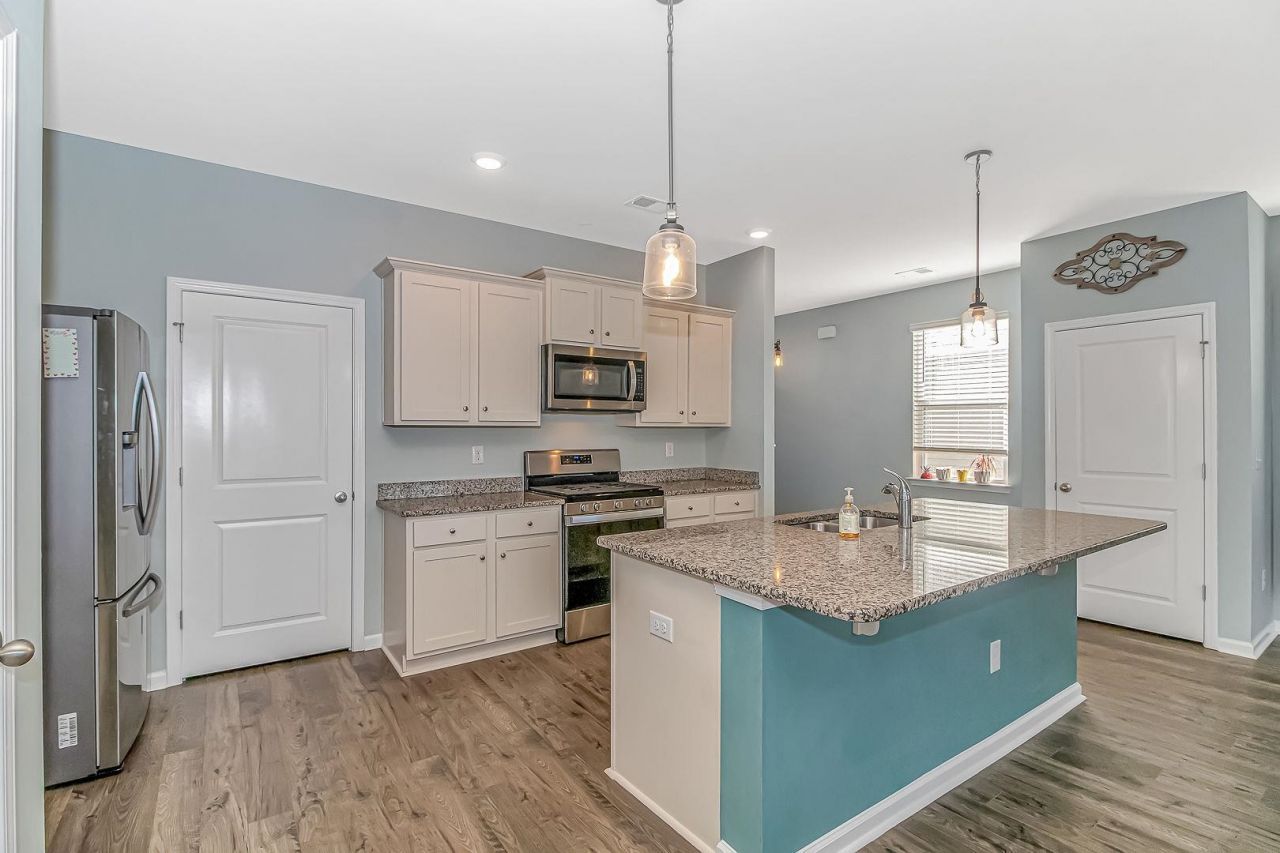 228 Pin Oak Dr. Photo 8