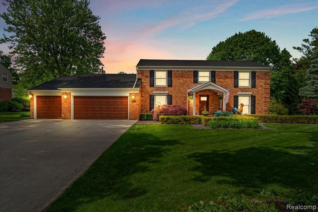 931 S Shady Hollow Circle, Bloomfield Hills, MI 48304 Main Photo