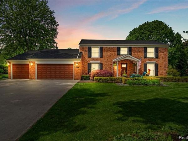 931 S Shady Hollow Circle, Bloomfield Hills, MI 48304