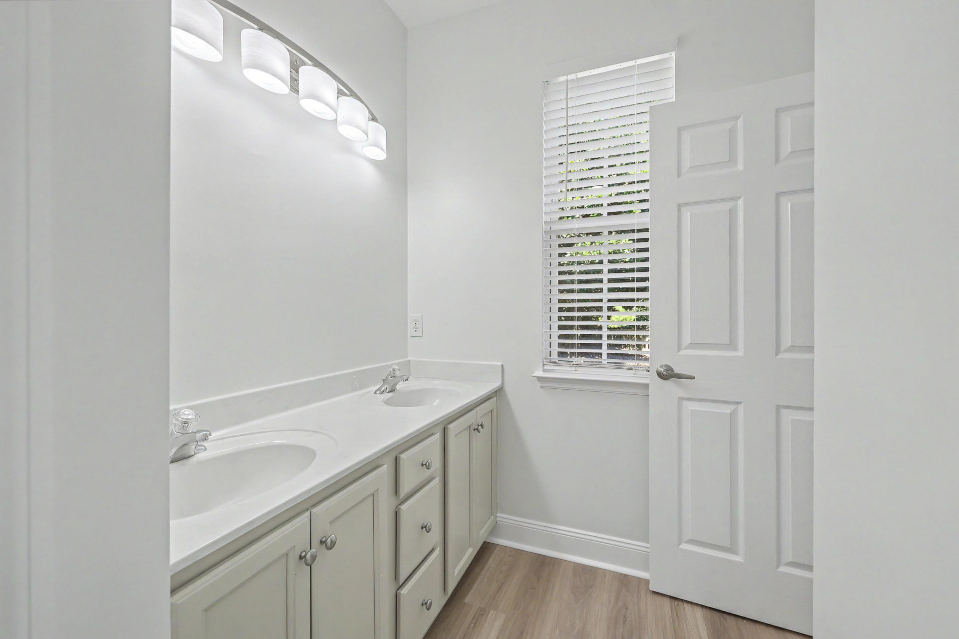 1229 Laurel Park Trail Photo 15