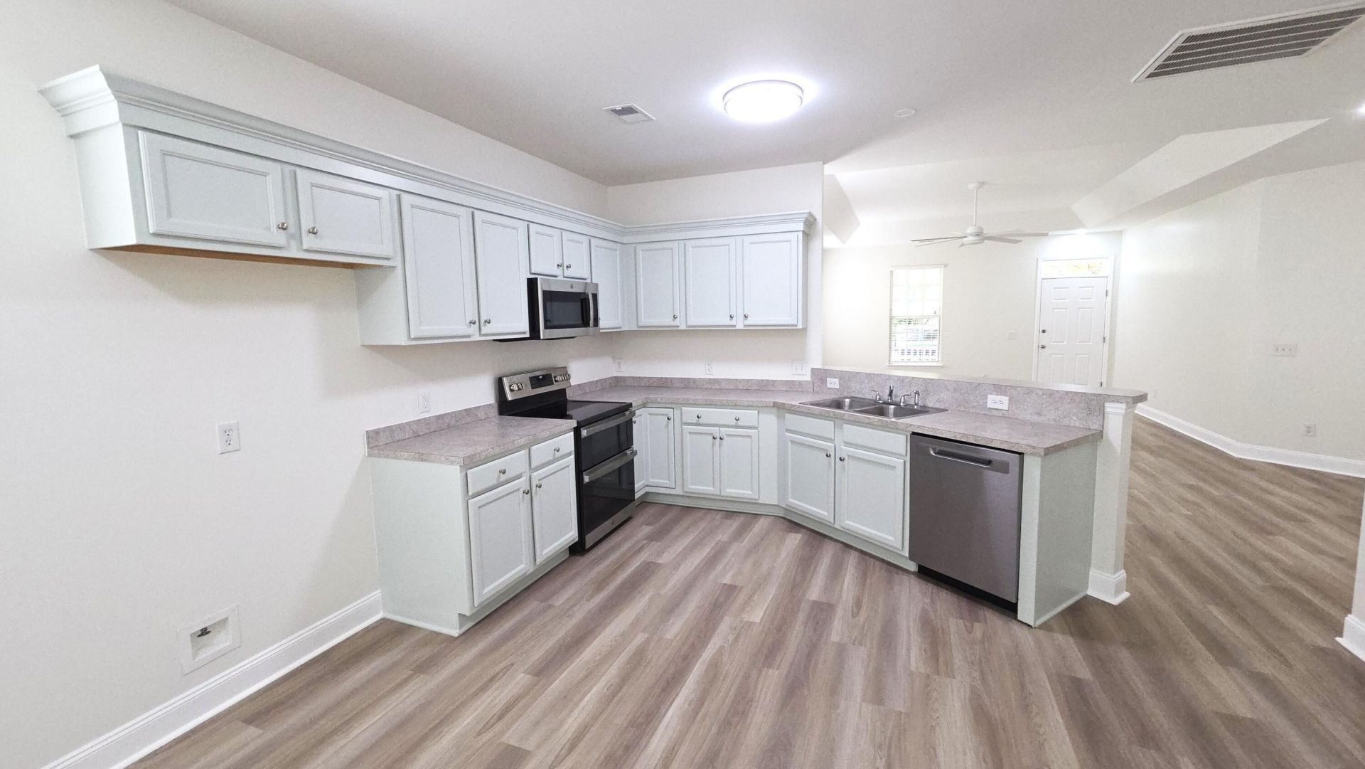 1229 Laurel Park Trail Photo 7