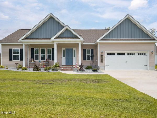 705 Plowshare Court , Maysville, NC 28555