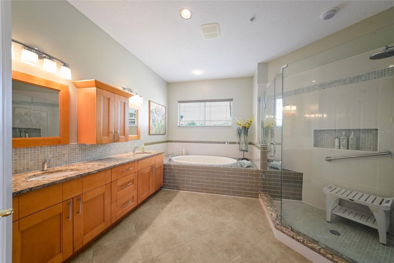 6435 Moorings Point Circle , Unit 201, Lakewood Ranch, FL 34202 Photo