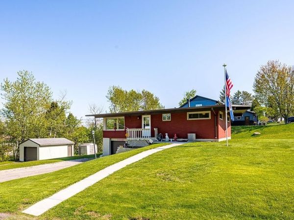 1724 Fern Ave, Duluth, MN 55811