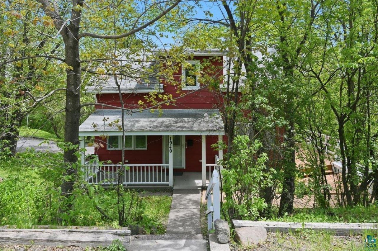 1940 Springvale Rd, Duluth, MN 55811 Main Photo