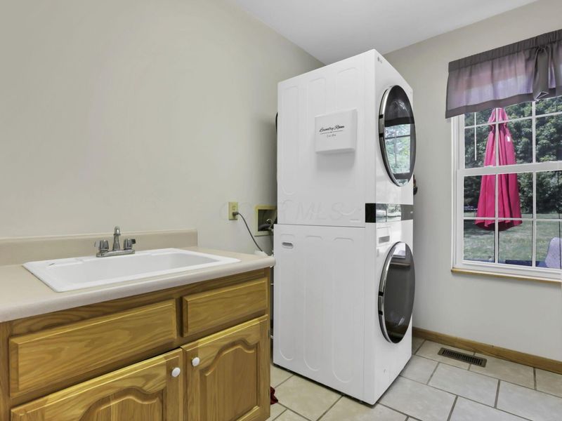 10419 Pleasant Valley Road, Mount Vernon, OH 43050 Photo 15