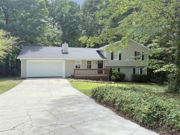 385 Nectarine Drive , Newnan, GA 30265