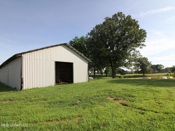 2841 Oak Grove Cove, Hernando, MS 38632
