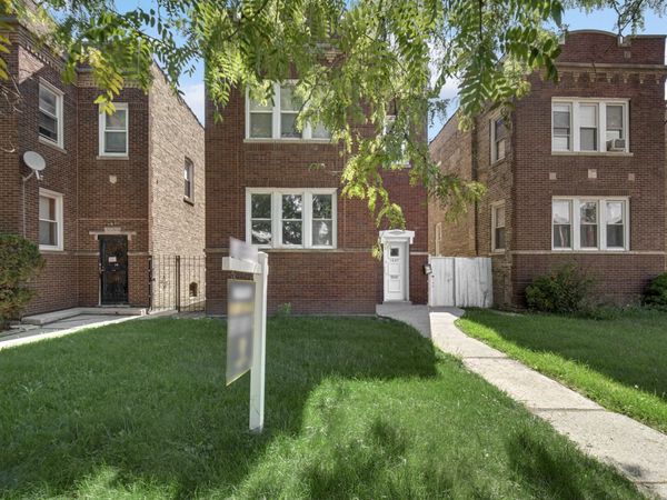 1647 N Austin Avenue , Chicago, IL 60639