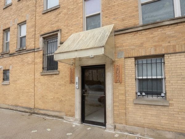 2048 W Touhy Avenue , Unit 3, Chicago, IL 60645