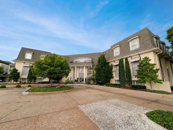 1114 Sherwood Lane, Unit B1, Oklahoma City, OK 73116