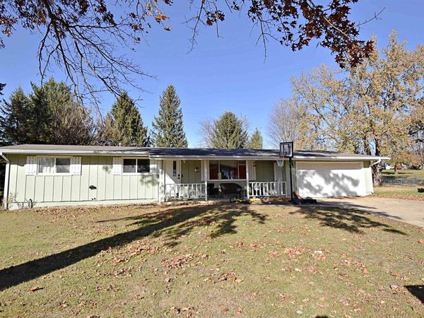 314 15th Ave. N.E., Independence, IA 50644