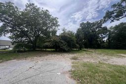 6409 Fairfield Road  photo 4