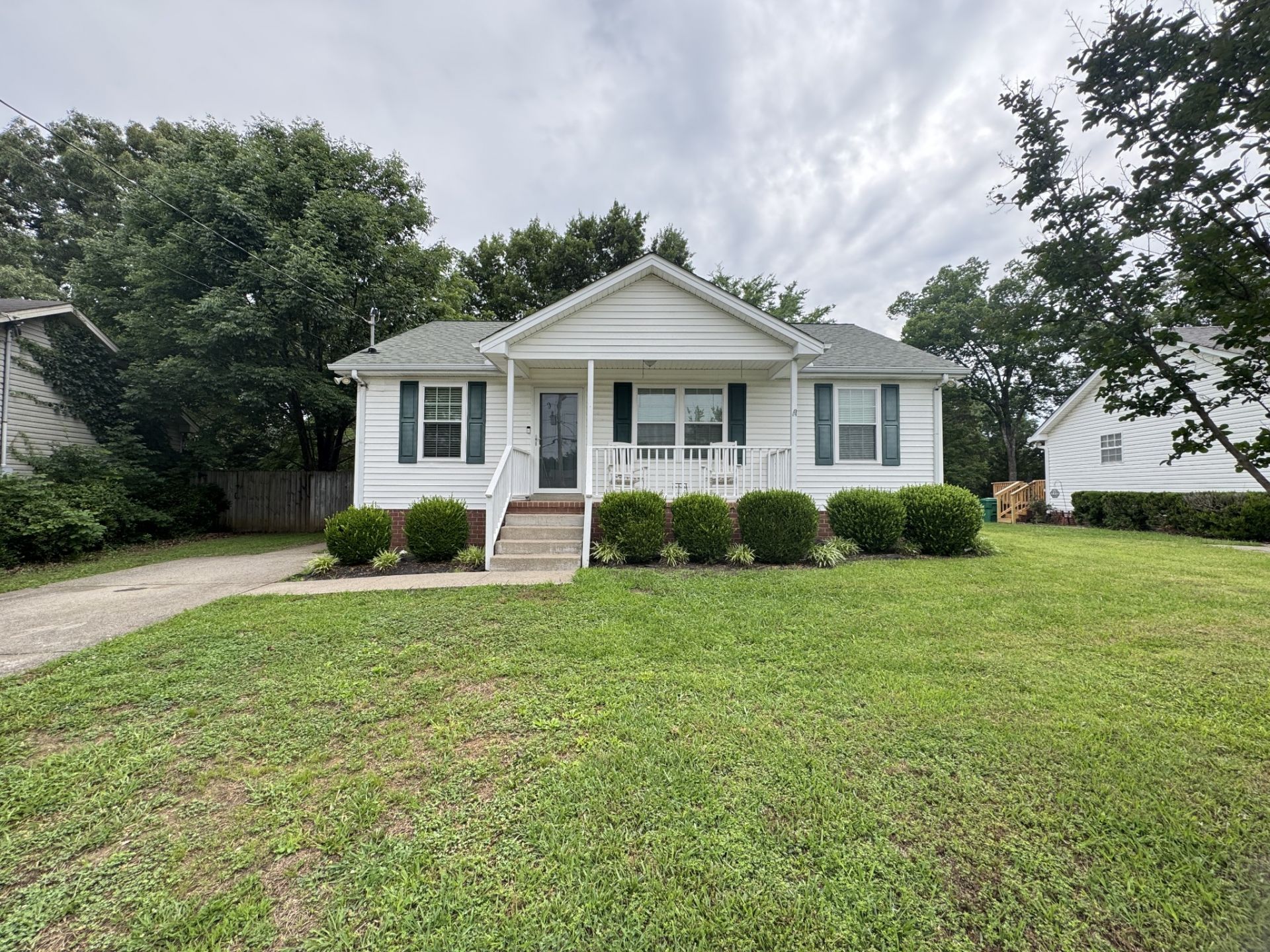 1012 Heydel Cir, Lebanon, TN 37087 Main Photo