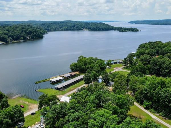 33 Creek View Ln , Waverly, TN 37185