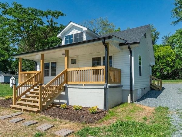 710 Dalton Street , Reidsville, NC 27320