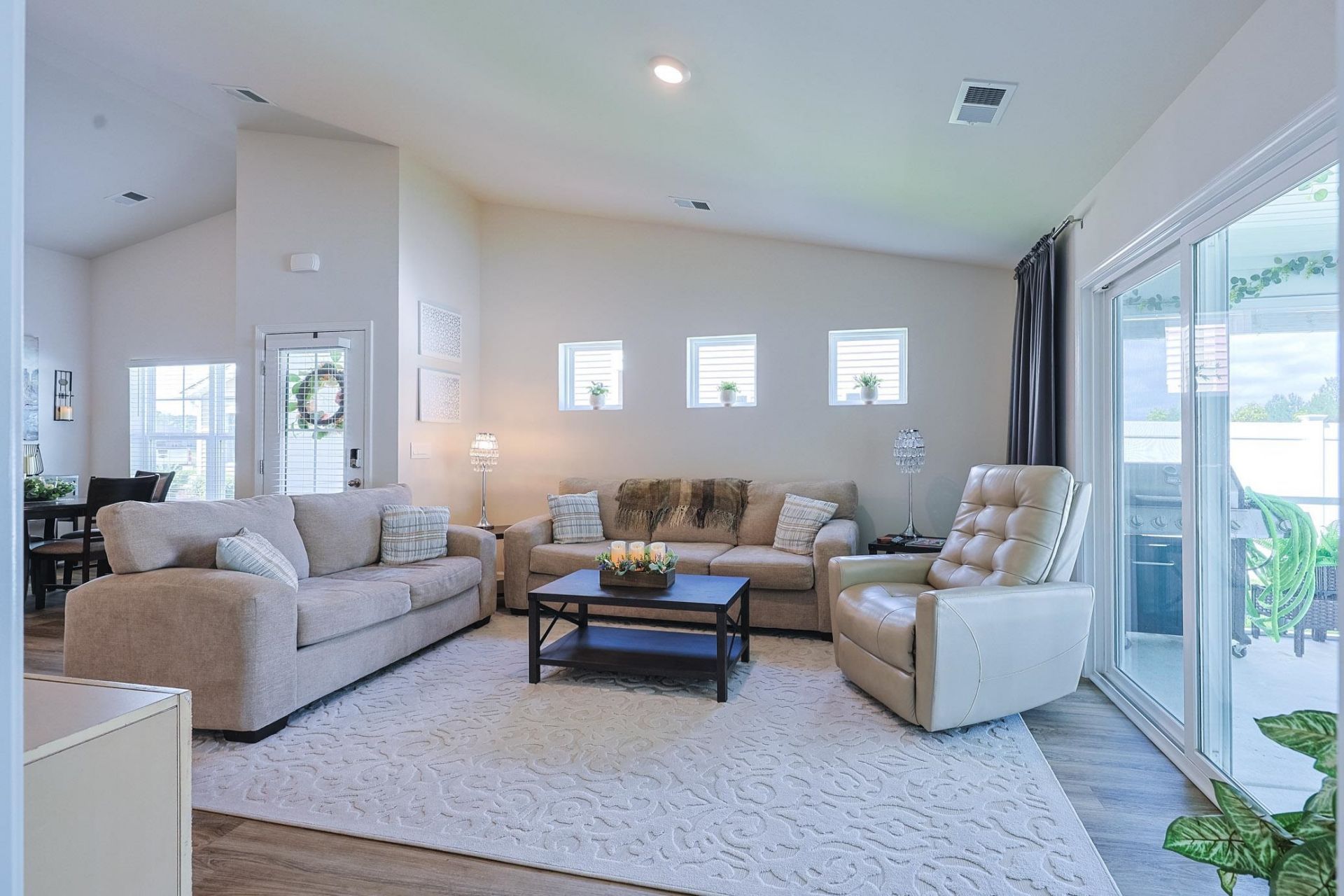 715 Eastridge Dr.  Photo 4