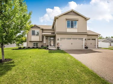 1802 Perennial Lane NE, Sauk Rapids, MN 56379