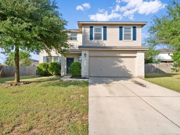 120 Brazos LN , Kyle, TX 78640