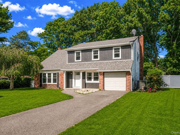 4 Summercress Lane, Coram, NY 11727